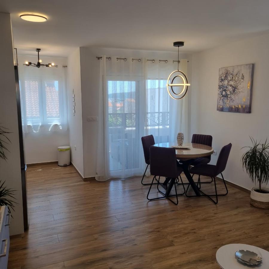 Apartments Happiness Трогир Экстерьер фото